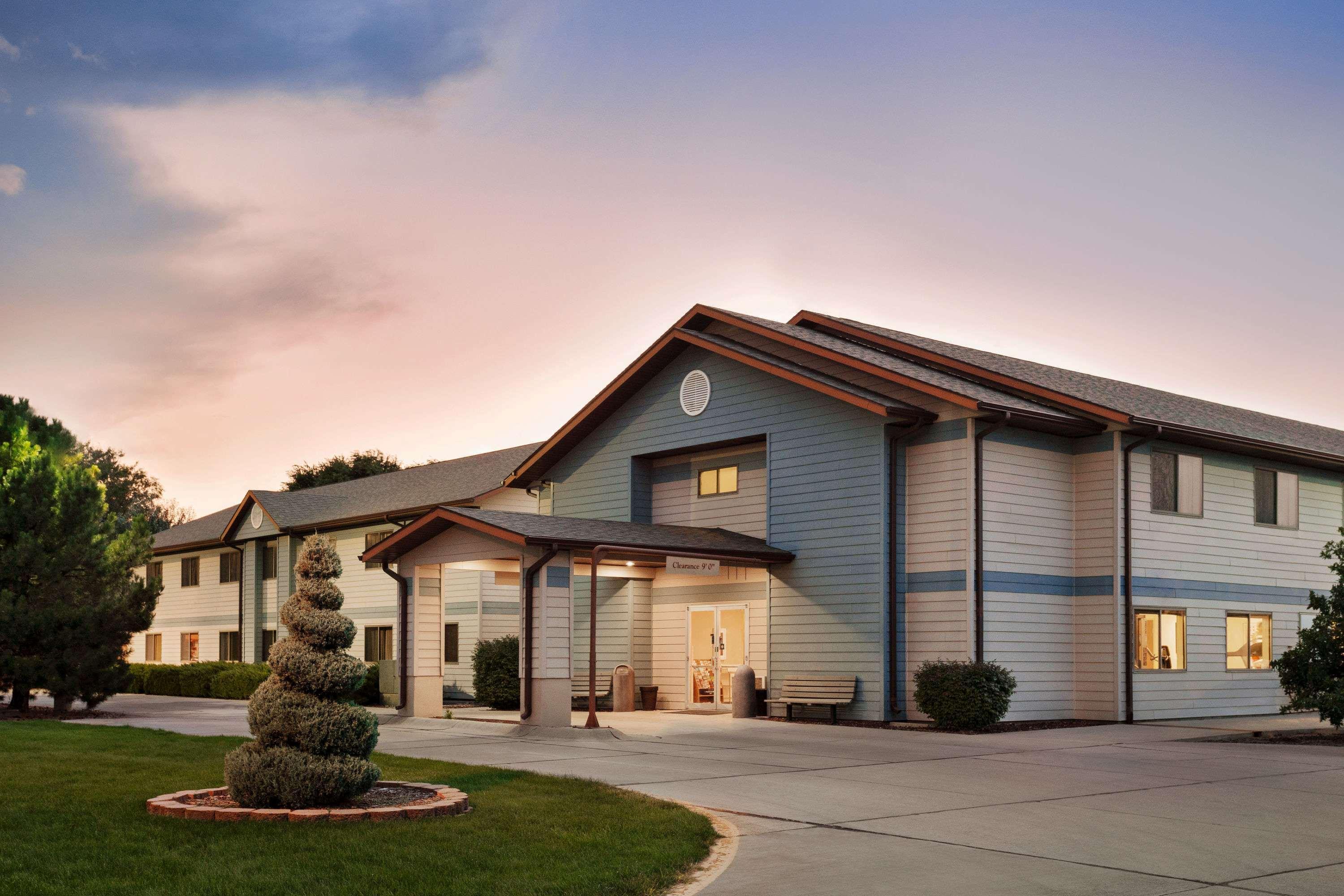 Travelodge By Wyndham Morrill Exteriér fotografie