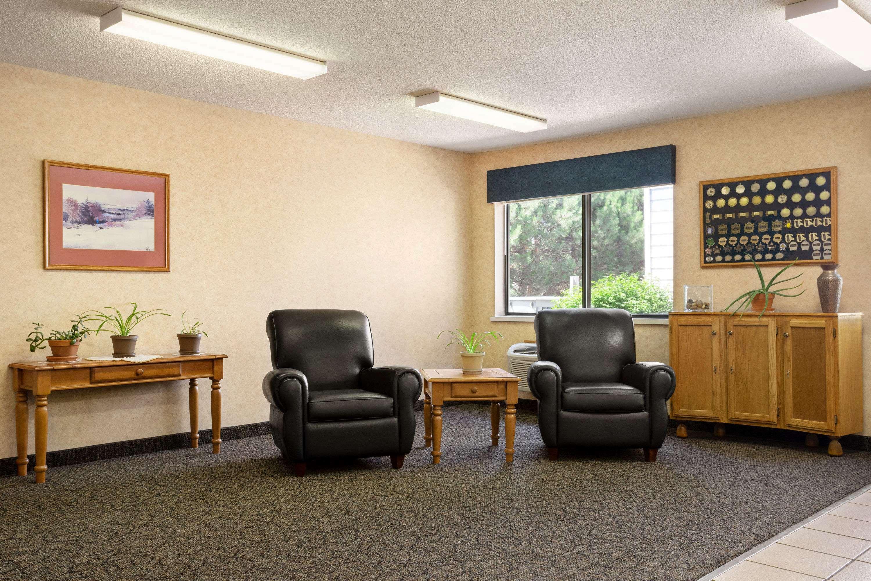 Travelodge By Wyndham Morrill Exteriér fotografie